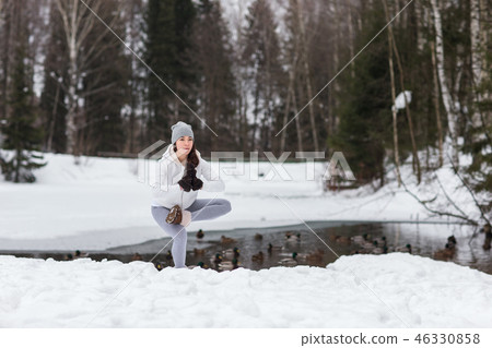 Winter yoga session in beautiful place 46330858