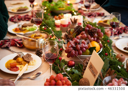 Tasty Christmas dinner Tasty Christmas dinner 46331508