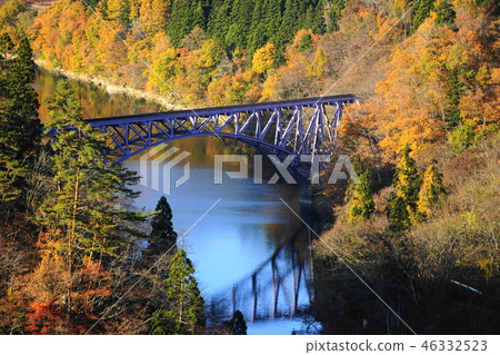 November Aizu 10 Shiomigawa Ichitetsu Bridge, Daiichi Shiomigawa Bridge, colored leaves 46332523