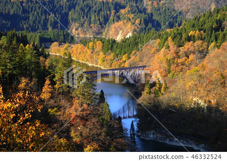 November Aizu 09 Shiomigawa Ichitetsu Bridge, Daiichi Shiomigawa Bridge, Autumn leaves 46332524
