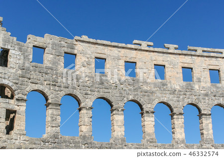 Wall of an ancient Roman amphitheater 46332574
