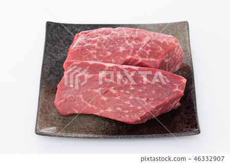 Cow thigh meat 46332907