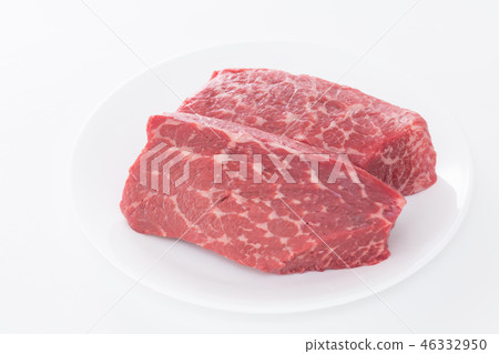 Cow thigh meat 46332950