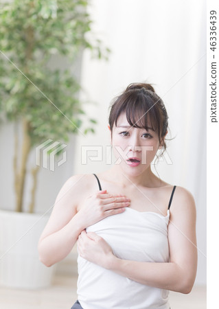 自我檢查，女人 46336439