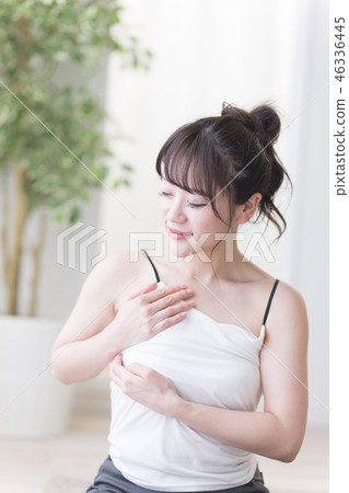 自我檢查，女人 46336445