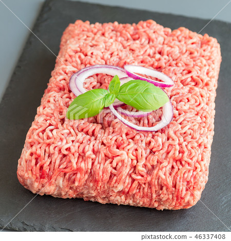Minced meat from pork and beef. Ground meat Minced meat from pork and beef. Ground meat 46337408