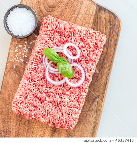 Minced meat from pork and beef. Ground meat Minced meat from pork and beef. Ground meat 46337416