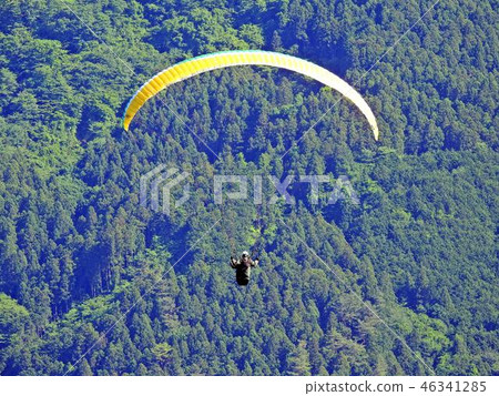 Parau rider in flight 46341285