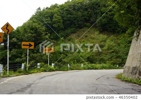 緊曲線山路 緊曲線山路 46350402