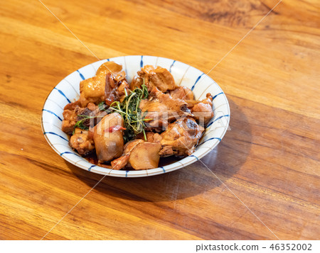 Fried chicken with wine,sesame oil and soy sauce 46352002