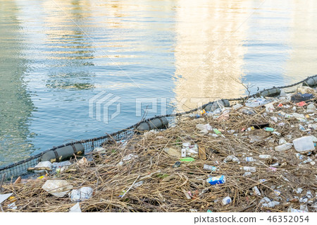 Waste from the sea, water, pollution, waste, environmental issues 46352054