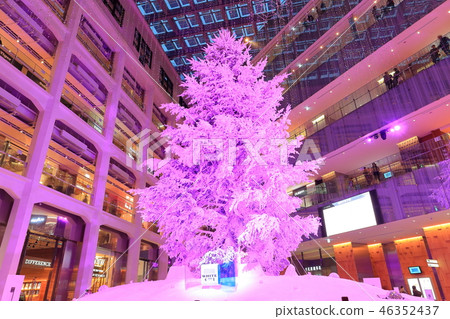 WHITE KITTE's Christmas Tree 46352437