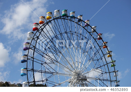 Ferris wheel  46352893