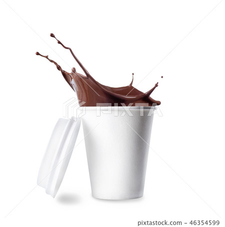 paper cup with splashing hot chocolate 46354599
