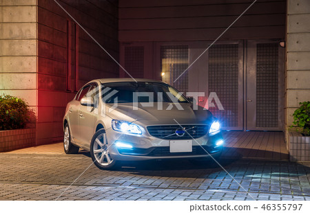 Golden car and night view of the apartment Golden car and night view of the apartment 46355797