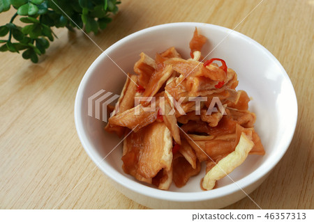 Preserved food of radish 46357313