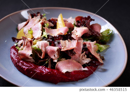 warm salad with goose meat and beetroot mousse 46358515