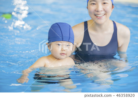 嬰兒游泳 嬰兒游泳 46358920