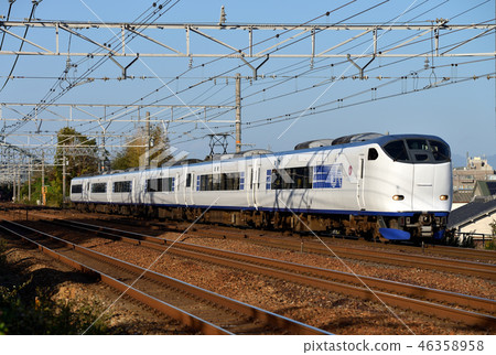 系列281 Kanku Express Haruka 6輛車在東海道幹線上運行 46358958