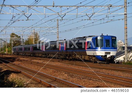 HOT 7000 series Limited Express Hakuto 6 cars running on Tokaido Main Line 46359010