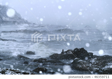 The Sea of Japan in the winter of snowing 46359711