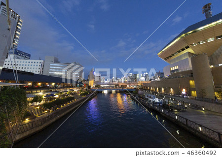 Namba艙口蓋和Dotonbori河夜視圖 46360492
