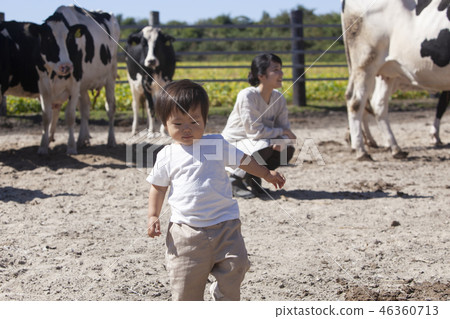 Family parent and child Family parent and child 46360713