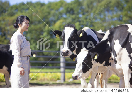 Livestock women 46360868