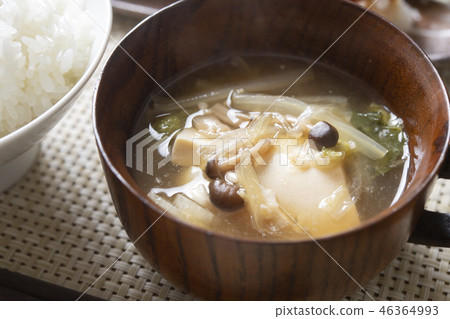 Ginger and shimeji soup Ginger and shimeji soup 46364993