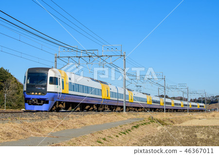 Series 255 running under the blue sky 46367011