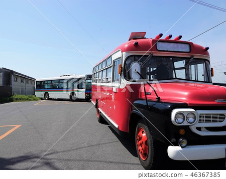Parking scenery of nostalgic "bonnet bus" Parking scenery of nostalgic "bonnet bus" 46367385