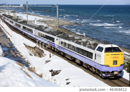 485 limited express swans running on the Tsugaru Line 485 limited express swans running on the Tsugaru Line 46369812