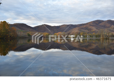 Lake Sohara in autumn 46371675