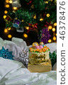 Decorated christmas tree with the bokeh background 46378476
