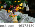 Decorated christmas tree with the bokeh background 46378480