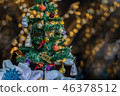 Decorated christmas tree with the bokeh background 46378512