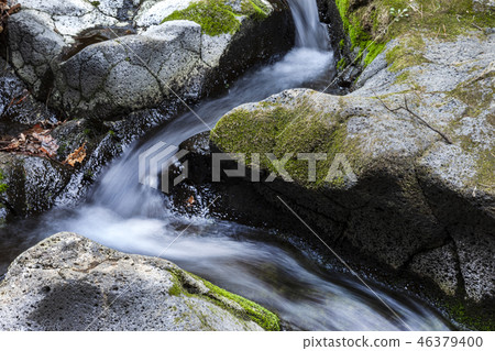 Beguiling瀑布 46379400