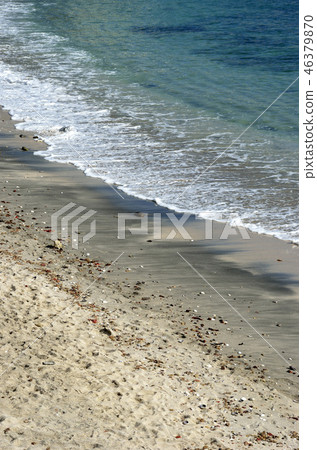White sand beach 46379870