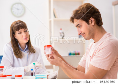 Male sperm donor visiting clinic Male sperm donor visiting clinic 46380160
