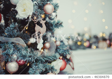 Decorated christmas tree on blurred background 46384870