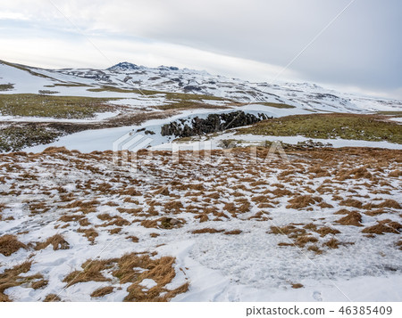 Landscape view in winter, Iceland 46385409