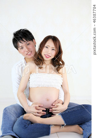 Maternity photo dad and mom 46387784