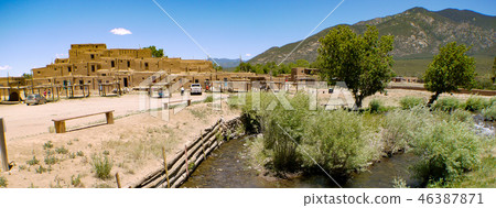 Taos Pueblo 46387871