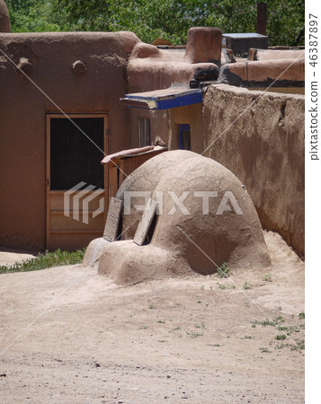 Taos Pueblo 46387897