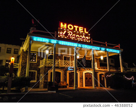 El Rancho Hotel 46388052