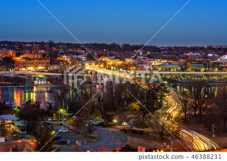 Key bridge in Washington DC at winter dawn 46388231