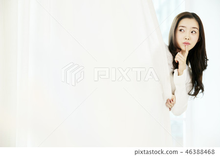 年輕的女人 年輕的女人 46388468