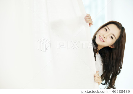 年輕的女人 年輕的女人 46388489