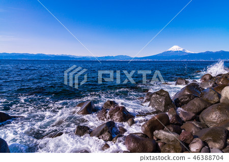 （靜岡縣）從伊豆的海岸看到的富士山 46388704