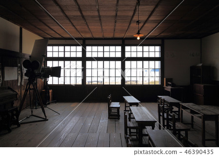 Twenty-four eyes eyes movie village, classroom 46390435